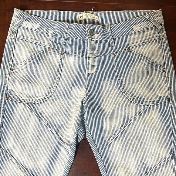 FREE PEOPLE Denim Railroad Stripe Seamed Bleach Jeans Size 27 Mid Rise - Picture 3 of 9